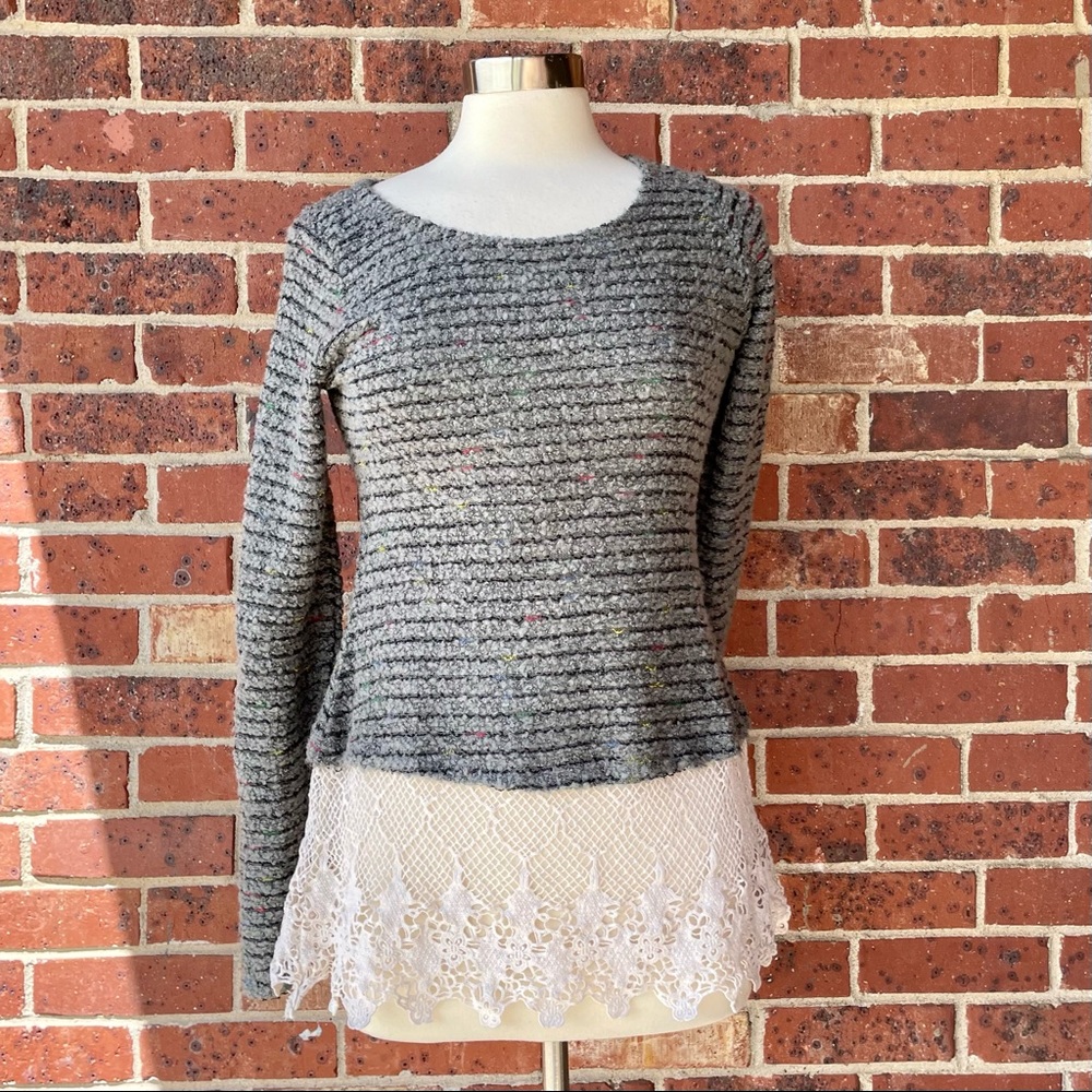 A'Reve Marled Gray Knit Sweater Size Medium Ivory Crochet Trim Boho Popover Top